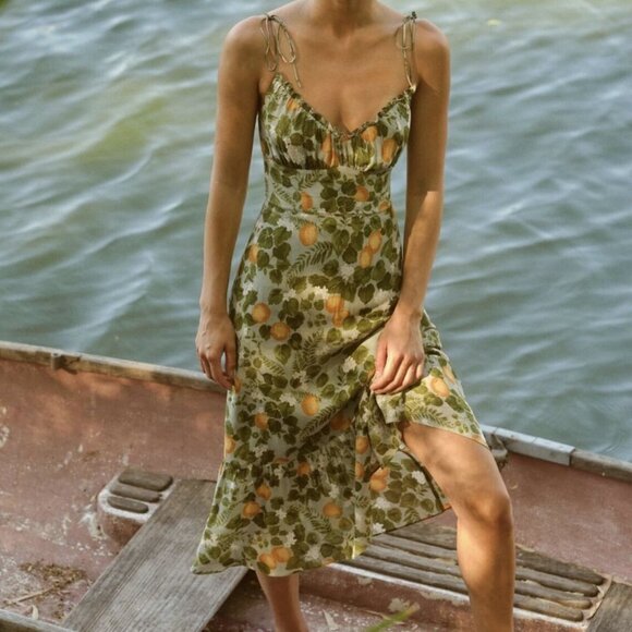 Reformation Dresses & Skirts - 1HR SALE ⚡Reformation Embry Dress (Chantelle)